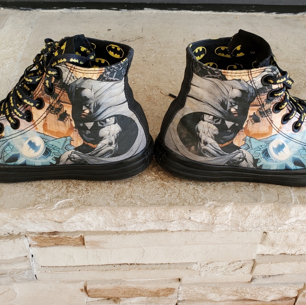 Converse Chuck Taylor All Star RARE Batman DC Comics High Tops Men 6.5 W… - Picture 5 of 10